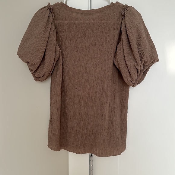 Effortlessly Stylish: Zara Blouse in Deep Beige - Size S - Picture 3 of 3
